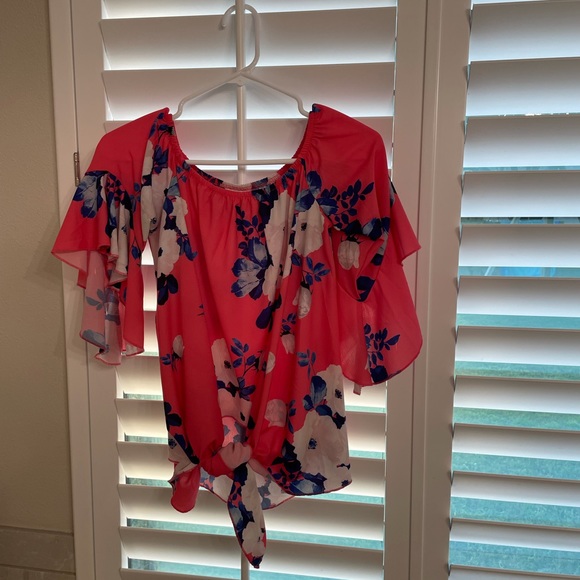 Shirts, small - Picture 2 of 4